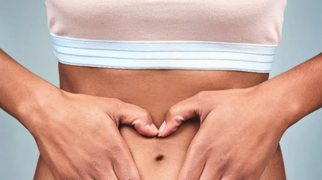 ίσως οι κοιλιακοί χάνουν το λίπος στην κοιλιά ενθαρρύνοντας τον σύζυγο να χάσει βάρος