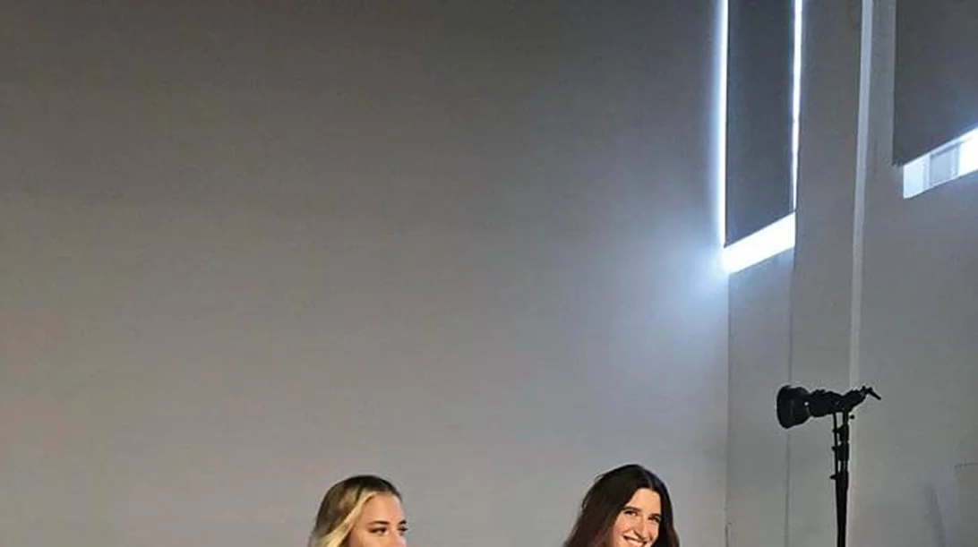 Αποκλειστικό backstage: Η Βίβιαν Δράκου και Πόλυ Χάτζογλου στο εξώφυλλο του Shape Αυγούστου