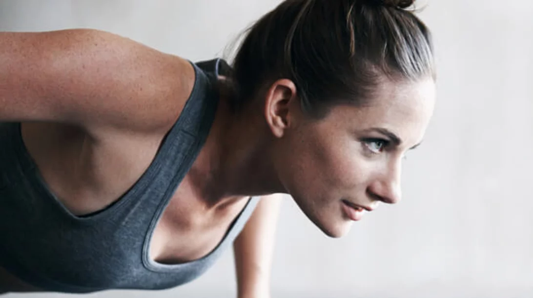 Ασκήσεις με το βάρος του σώματος για όσους αγαπούν να μισούν τα burpees