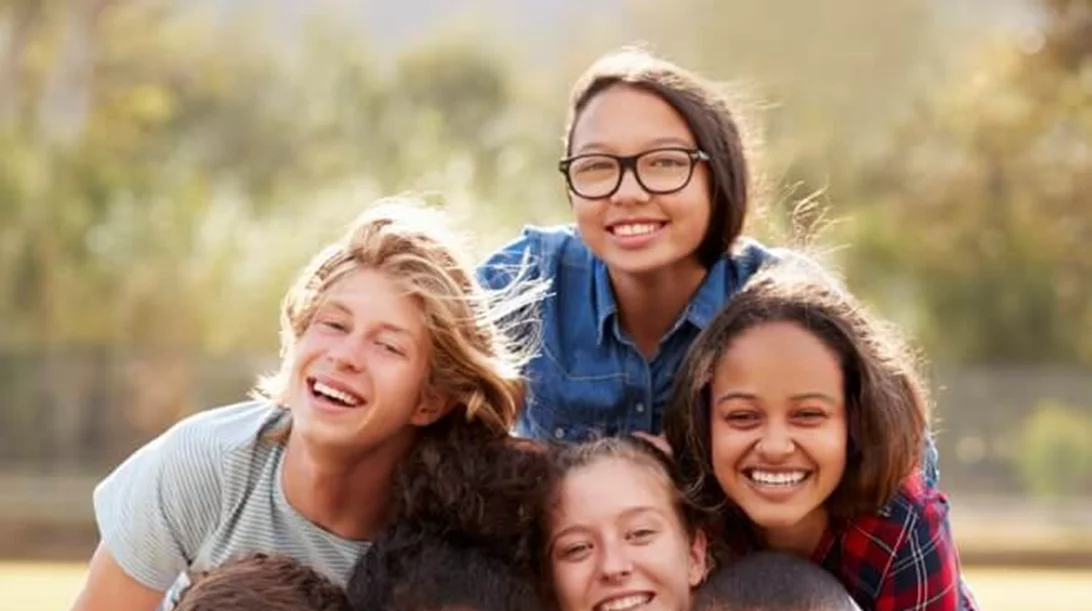 Το Facebook μιλά για το bullying: Όσα πρέπει να γνωρίζεις και γραμμές βοήθειας για μικρούς και μεγάλους