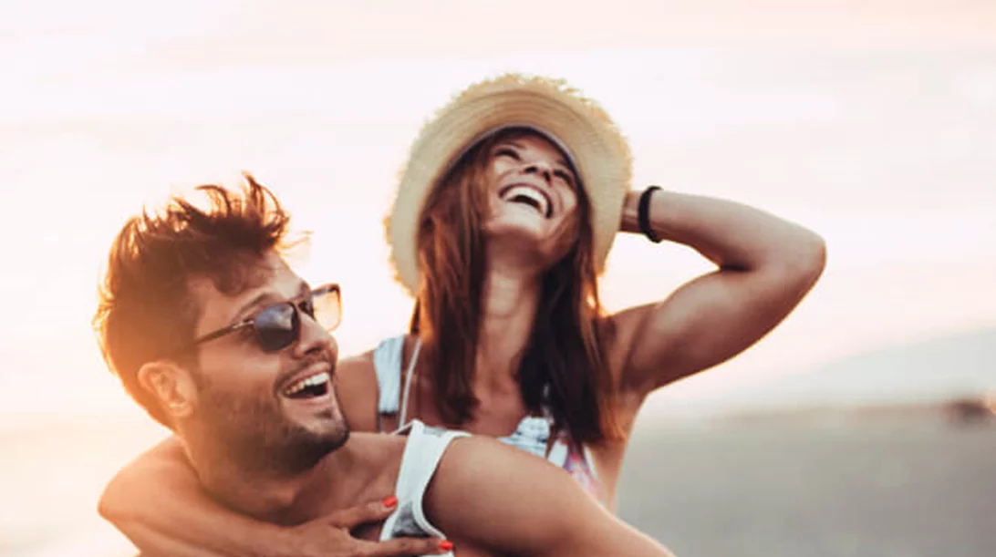 Τι να κάνεις αν ο σύντροφός σου παραπονιέται πως πονάει η μέση του μετά το σεξ;