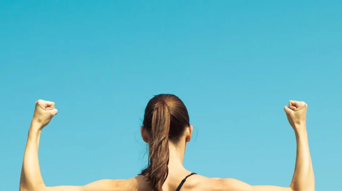 3 ασκήσεις τρικεφάλων για γυναίκες από την personal trainer Χριστίνα Μαυρίδου