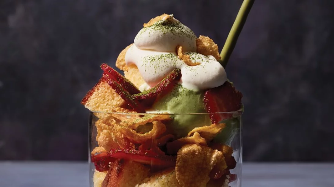 Γλυκό με τσάι matcha και παγωτό από την Ιαπωνική κουζίνα