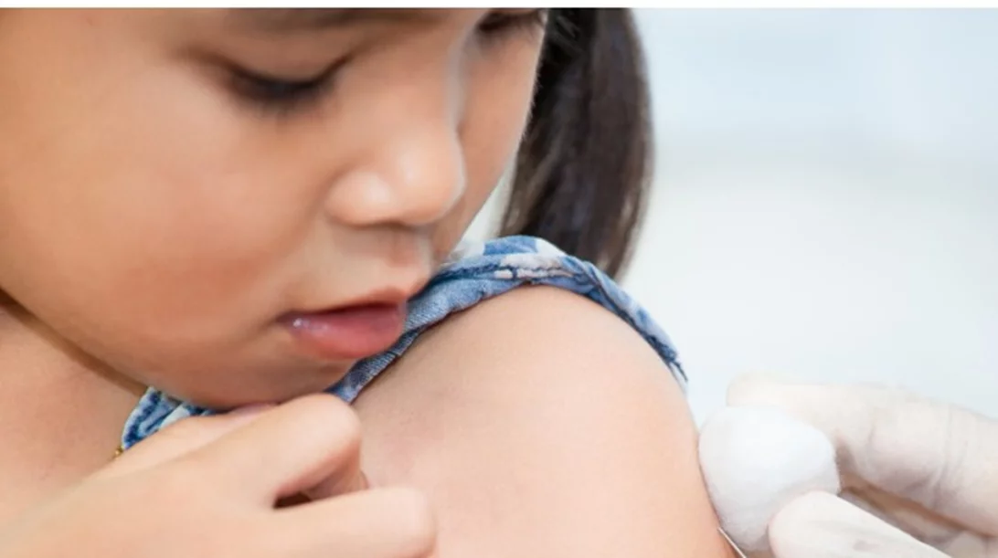 Γρίπη 2020: Χρειάζεται να κάνουν εμβόλιο για τη γρίπη ΟΛΑ τα παιδιά φέτος; Η σύσταση της Ελληνικής Παιδιατρικής Εταιρείας