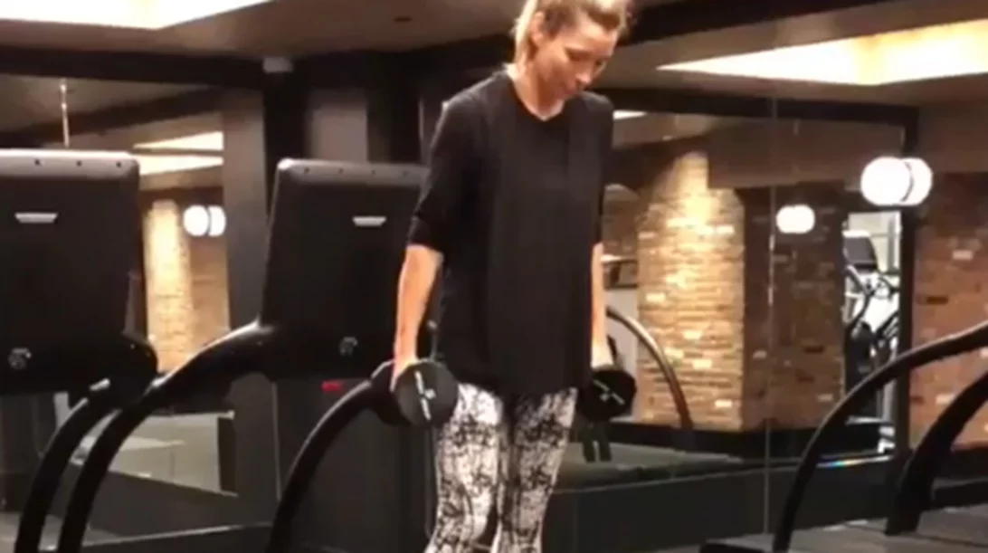 Jessica Biel: Δες τη να κάνει pistol squats (είναι fitness pro!)