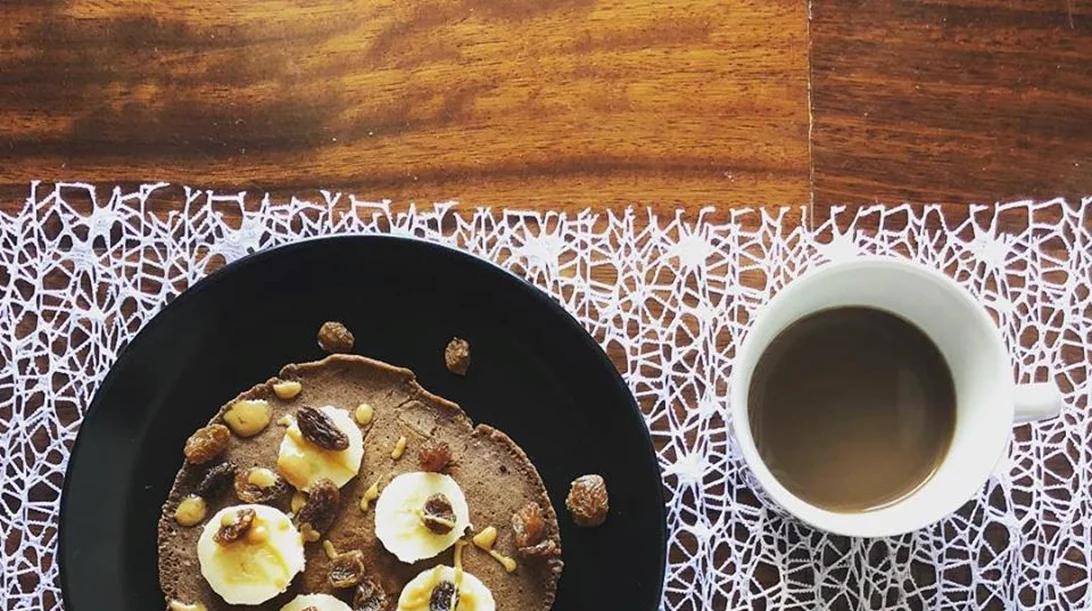 Κουακερόπιτα ή pancakes με αλεύρι βρώμης ή χαρούπι από τη διατροφολόγο Κλειώ Δημητριάδου