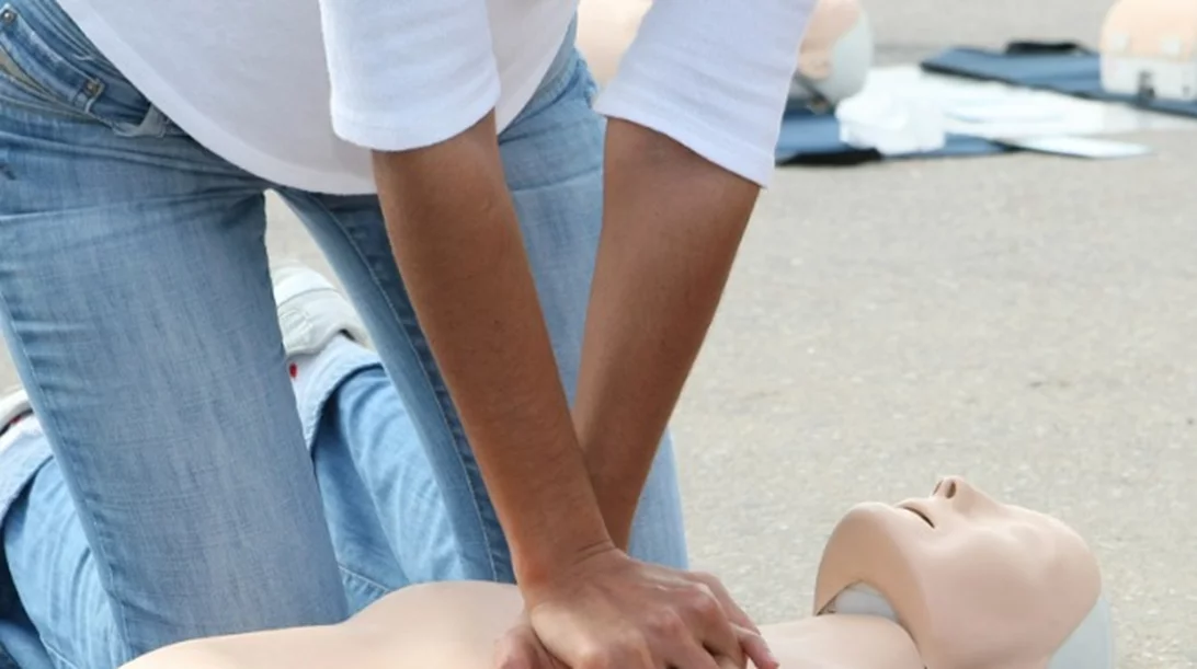 Πρώτες βοήθειες: Μάθε ΚΑΡΠΑ και καρδιοπνευμονική αναζωογόνηση και σώσε μια ζωή!