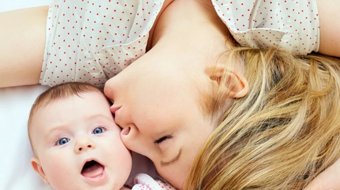 10 υπερβολικά (σχεδόν παλαβά) πράγματα που έκανα τους πρώτους μήνες με το μωρό σπίτι!