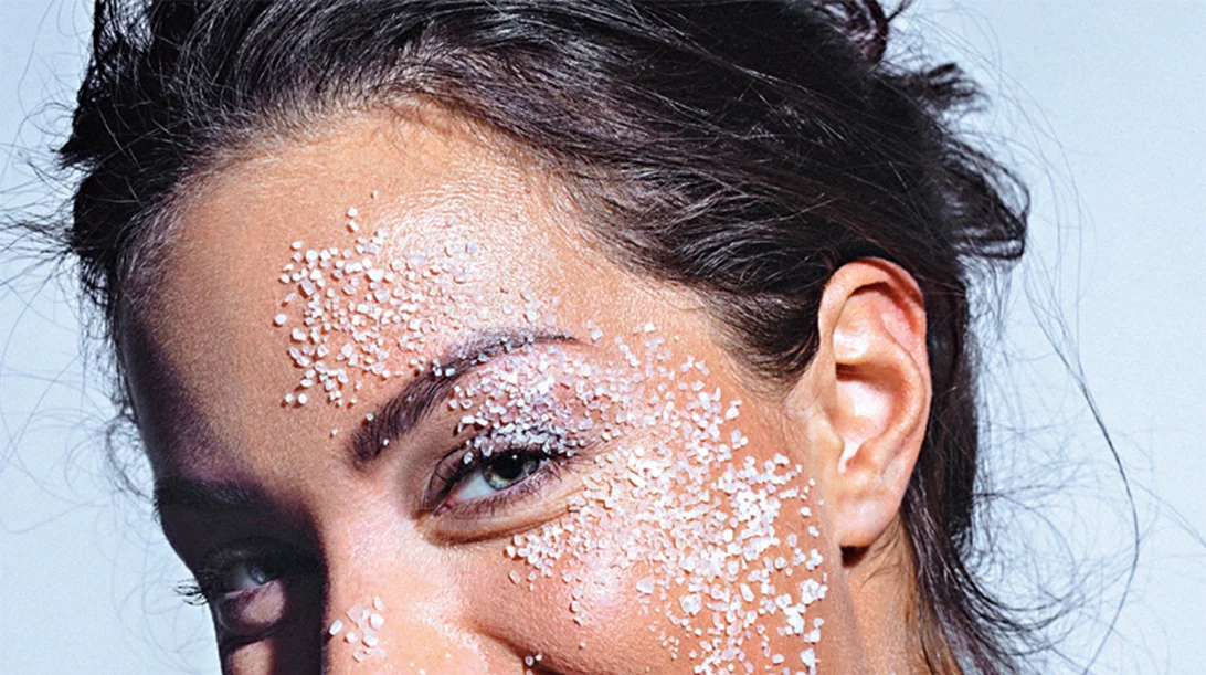 3 σπιτικά scrubs για το πρόσωπο, το σώμα, τις προβληματικές περιοχές