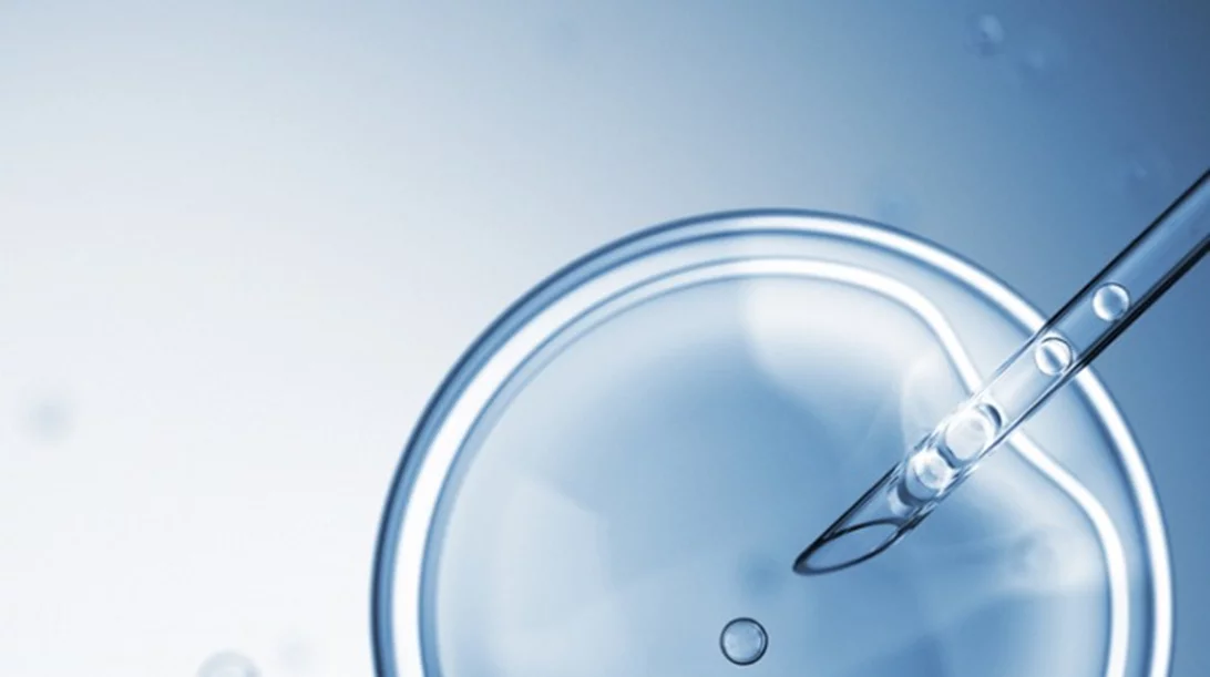 Εμβολιασμός και COVID-19: Πόσο ασφαλής είναι στις γυναίκες που κάνουν εξωσωματική; Τα νεότερα δεδομένα