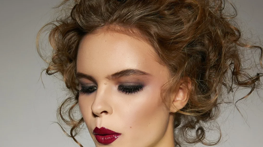 10 συγκλονιστικές ιδέες για χριστουγεννιάτικο μακιγιάζ