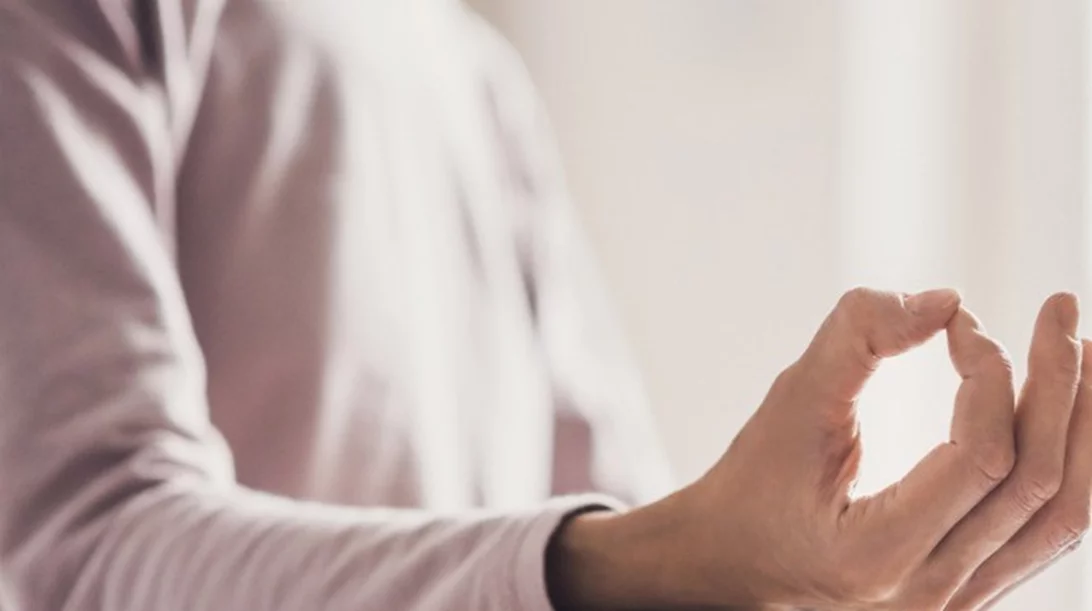 Γιόγκα μετά την εγκυμοσύνη: Τι είναι η postnatal yoga και πώς θα σε βοηθήσει να ξαναβρείς τον εαυτό σου