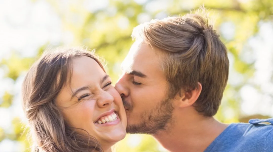 Ημέρα για φιλιά! Πώς τα φιλιά κάνουν καλό στην υγεία μας