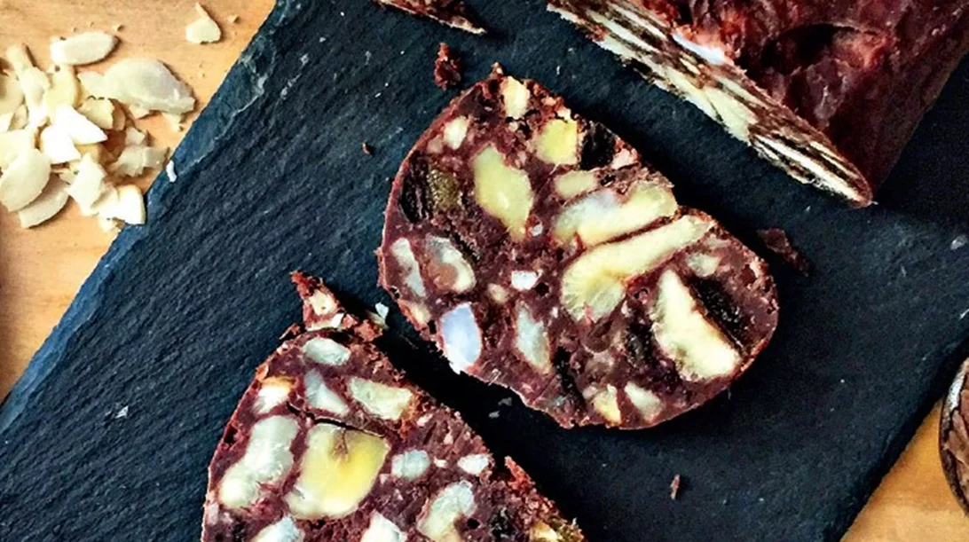 Σοκολατένιος κορμός με κάστανα: Η πινελιά του χειμώνα που θα ξεχωρίσει