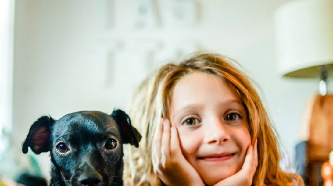 Έχεις παιδί; Δες εδώ γιατί είναι καλή ιδέα να υιοθετήσεις ένα σκυλάκι!