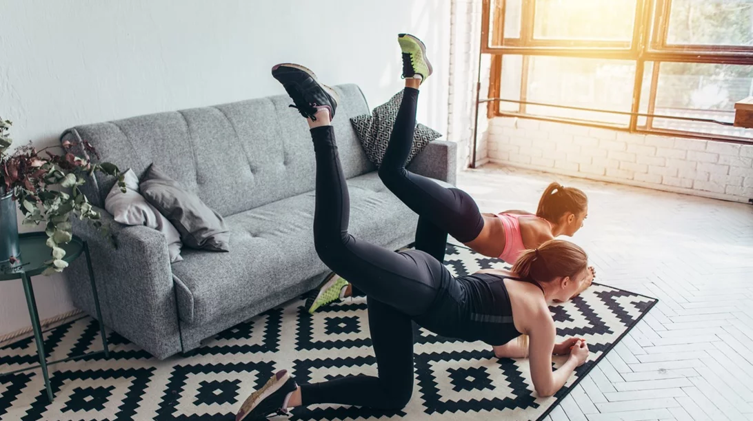 Χαλάρωση γλουτών: Δοκίμασε αυτές τις ασκήσεις της Tracy Anderson για σύσφιγξη στο σπίτι