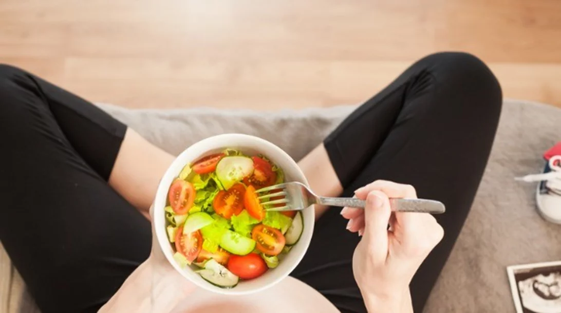 Αυτές οι τροφές θα σε σώσουν από τα συμπτώματα της εγκυμοσύνης: Ανά τρίμηνο