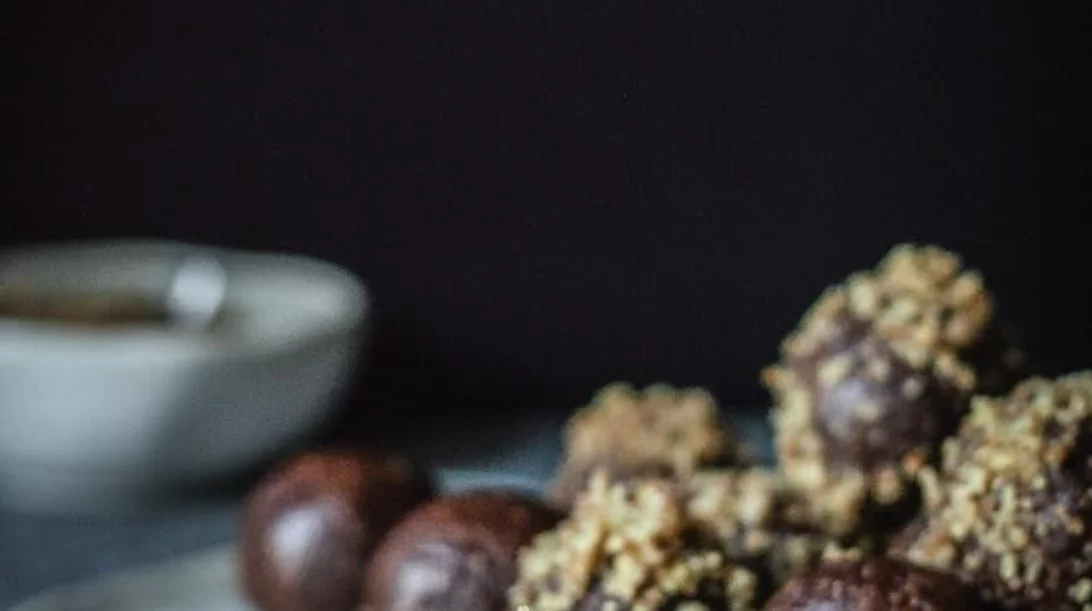 Υγιεινές μπουκιές με κακάο και φυστικοβούτυρο