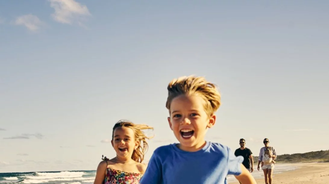 Παιδί στην παραλία: Ένας απέραντος... παιδότοπος