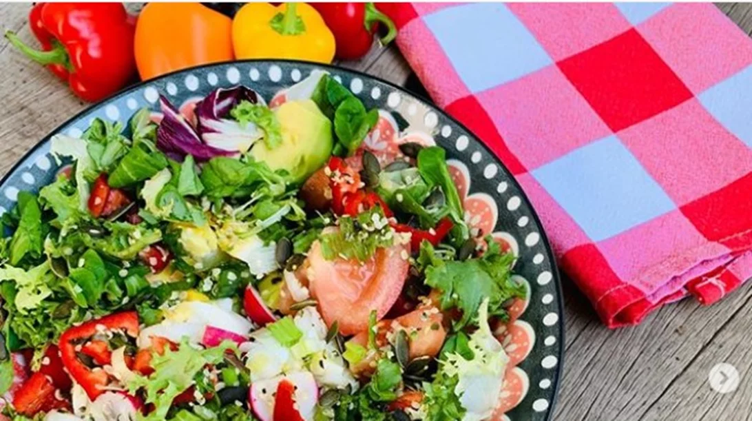 Πράσινη σαλάτα με αβοκάντο: Η εύκολη συνταγή από τη Δέσποινα Βανδή