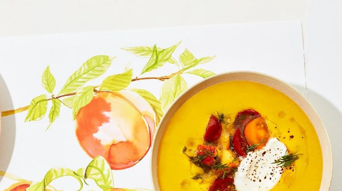 Κρύα σούπα με ντομάτα και αρωματικό ροδάκινο