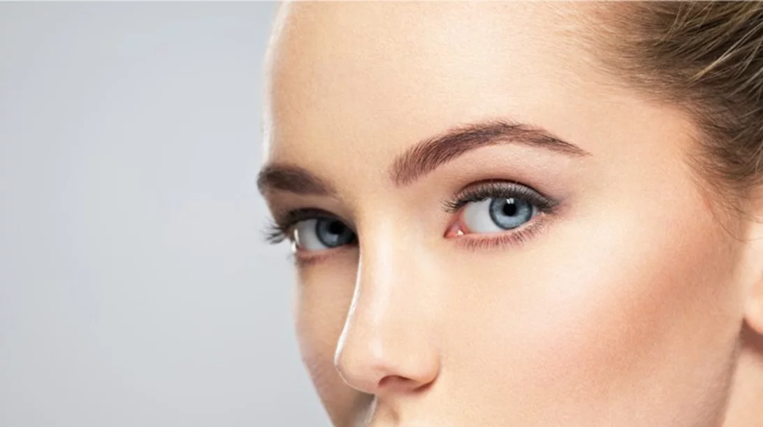 Face toner: Γιατί θεωρείται από τα βασικά βήματα μιας must ρουτίνας ομορφιάς; (Σου λύνουμε την απορία)