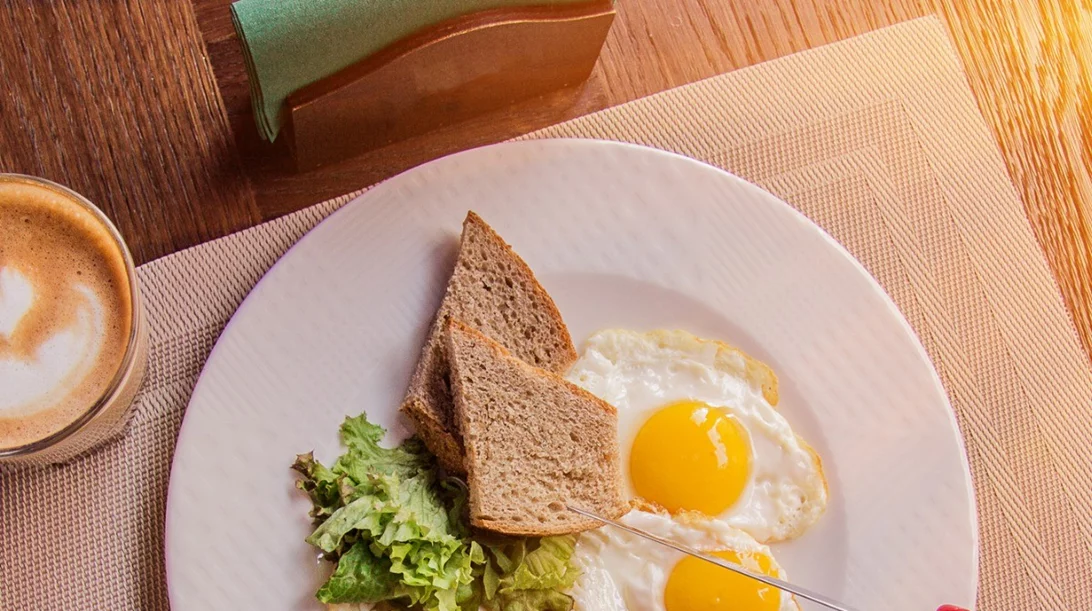 Πώς θα τρώω υγιεινά ενώ λείπω πολλές ώρες από το σπίτι;