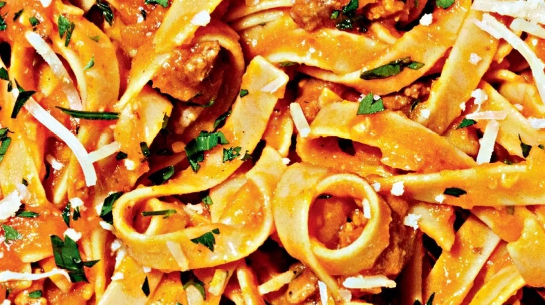 Ταλιατέλες ρυζιού με μπολονέζ κολοκύθας