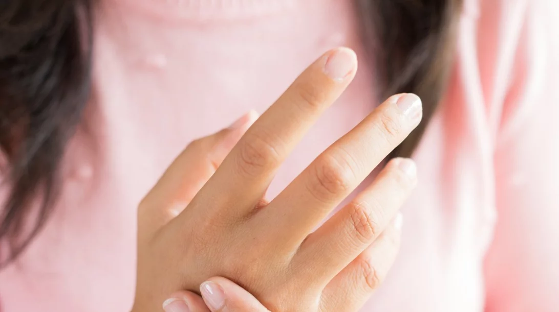 Η Lady Gaga αποκαλύπτει ότι υποφέρει από ρευματοειδή αρθρίτιδα - μια νόσο που «αγαπά» τις γυναίκες