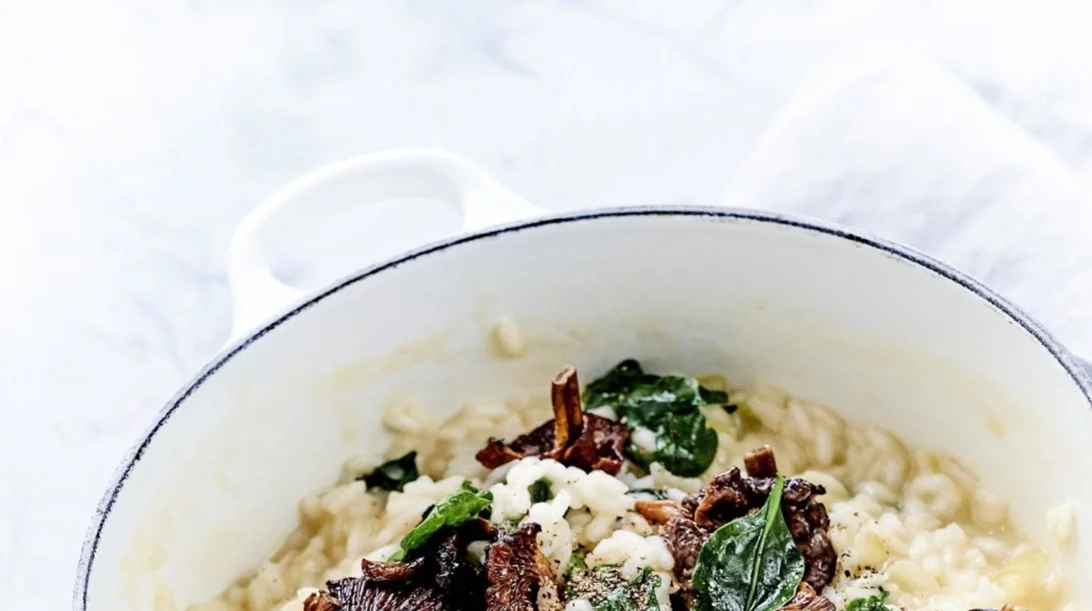 Η συνταγή του weekend: Ριζότο φούρνου με μανιτάρια και σπανάκι