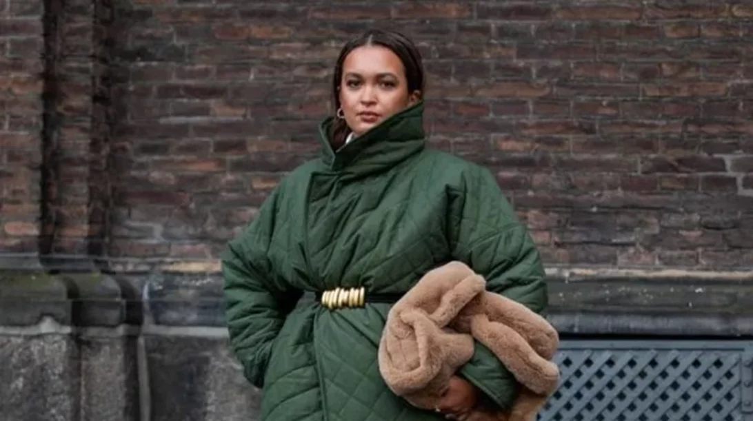 4 τρόποι για να κάνεις το puffer jacket αναπόσπαστο κομμάτι της καθημερινότητάς σου