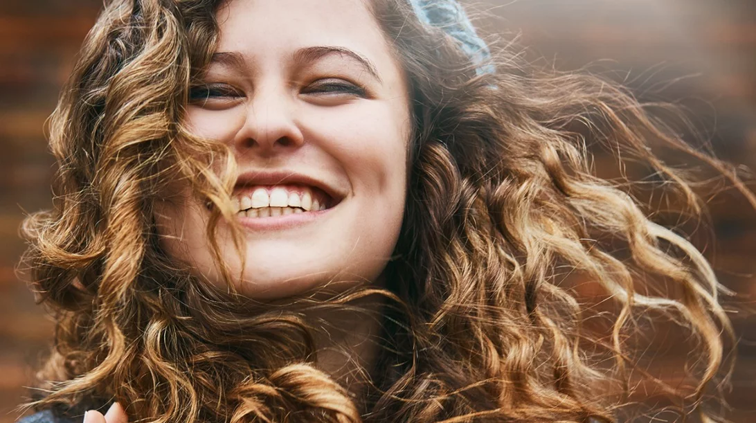 5 χτενίσματα που αδυνατίζουν και κολακεύουν τα στρογγυλά πρόσωπα