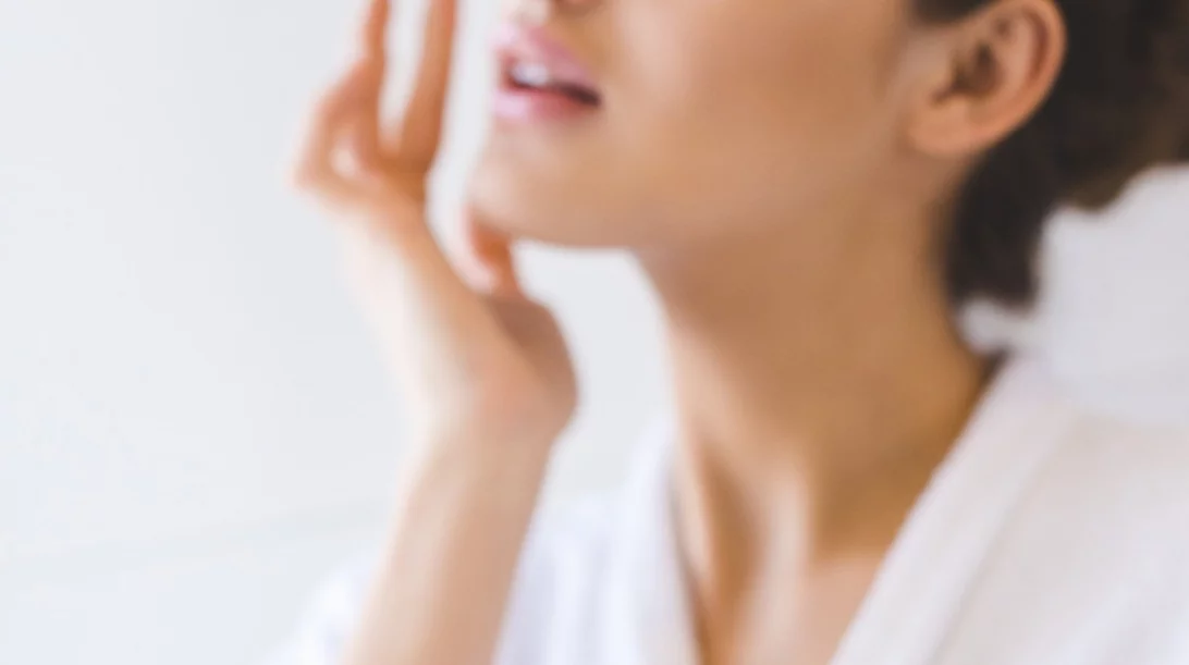 Συστατικά καλλυντικών: Τα 10 πιο αποτελεσματικά συστατικά και οι ιδιότητές τους