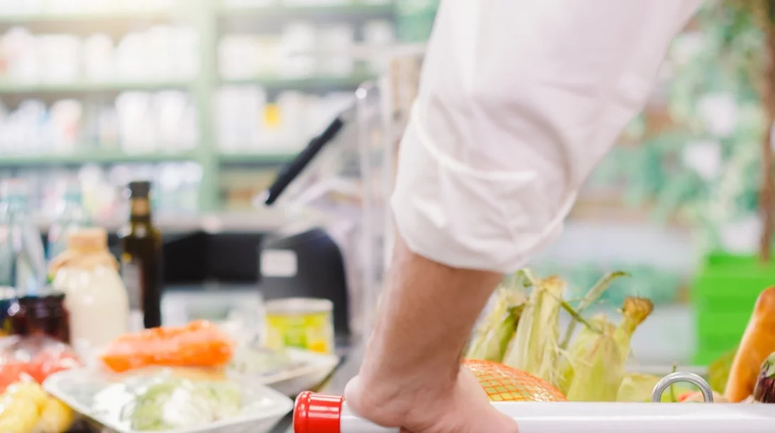 Διαγραμμίσεις και κάρτα εισόδου στα καταστήματα ΑΒ Βασιλόπουλος για την προστασία όλων μας