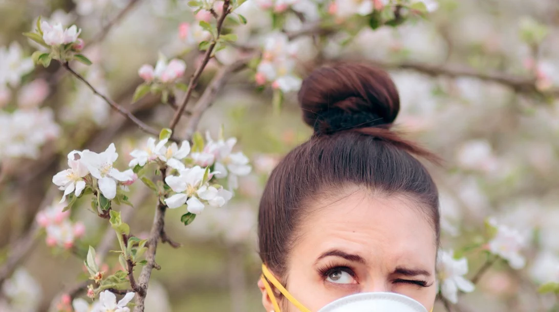 Θα περιοριστεί ο κορονοϊός την άνοιξη; Αρκεί η απομόνωση και τι γίνεται με την αιμοδοσία; Ο πρύτανης του ΕΚΠΑ απαντά