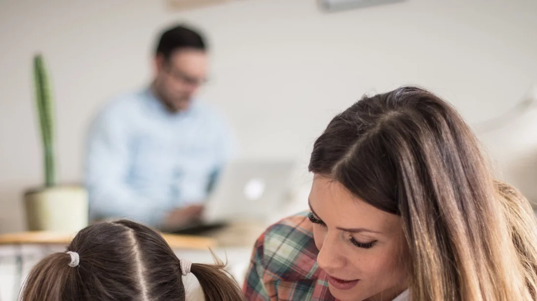 4 συμβουλές για την καραντίνα από την ψυχολόγο Βεατρίκη Γλυνού στους γονείς - και όχι μόνο