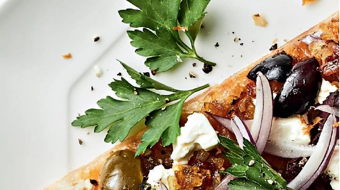 Φρέσκα κρεμμυδάκια: 3 συνταγές που τα αναδεικνύουν