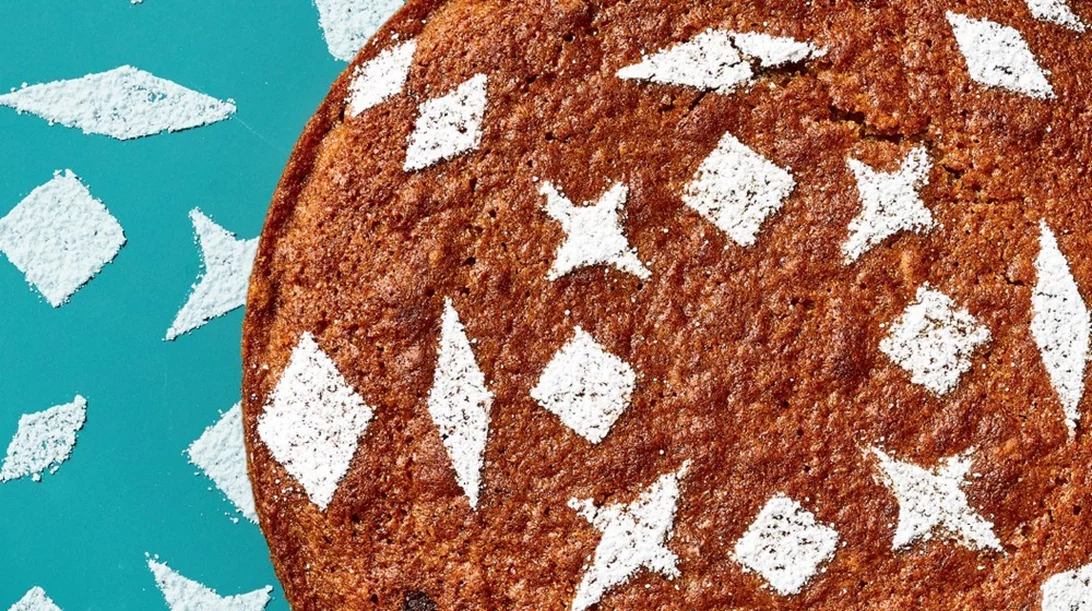 Κέικ με κανέλα και μπαχαρικά: Εορταστική συνταγή που θα κλέψει τις εντυπώσεις