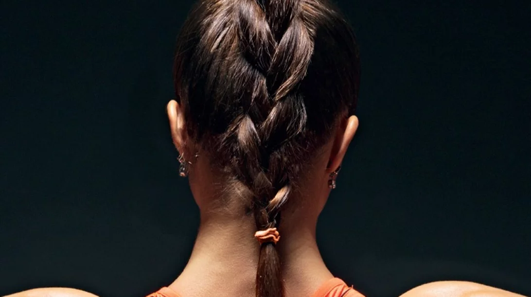 Γιατί πονάει η πλάτη μου; Τι μπορεί να κρύβει η ραχιαλγία και πώς θα την αντιμετωπίσεις;