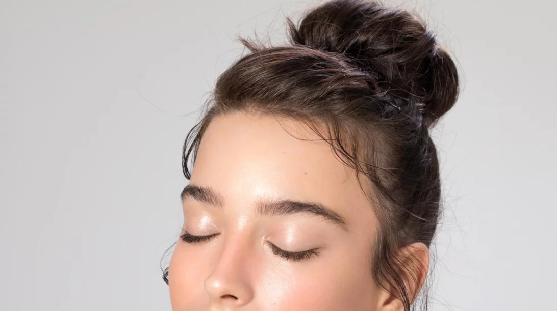 Μάσκα κατά του Covid-19, αλλά… υπέρ της βλεφαροπλαστικής!