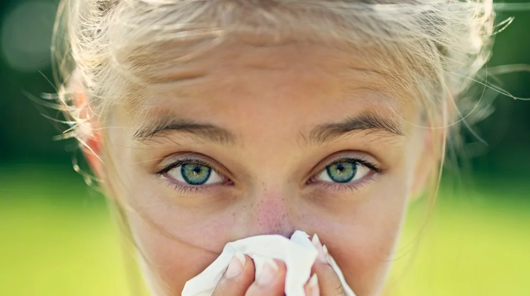 Αλλεργική ρινίτιδα, αλλεργίες σε τροφές, αλλεργίες σε φάρμακα: Πότε δεν μπορείς να κάνεις το εμβόλιο της Pfizer για τον κορονοϊό