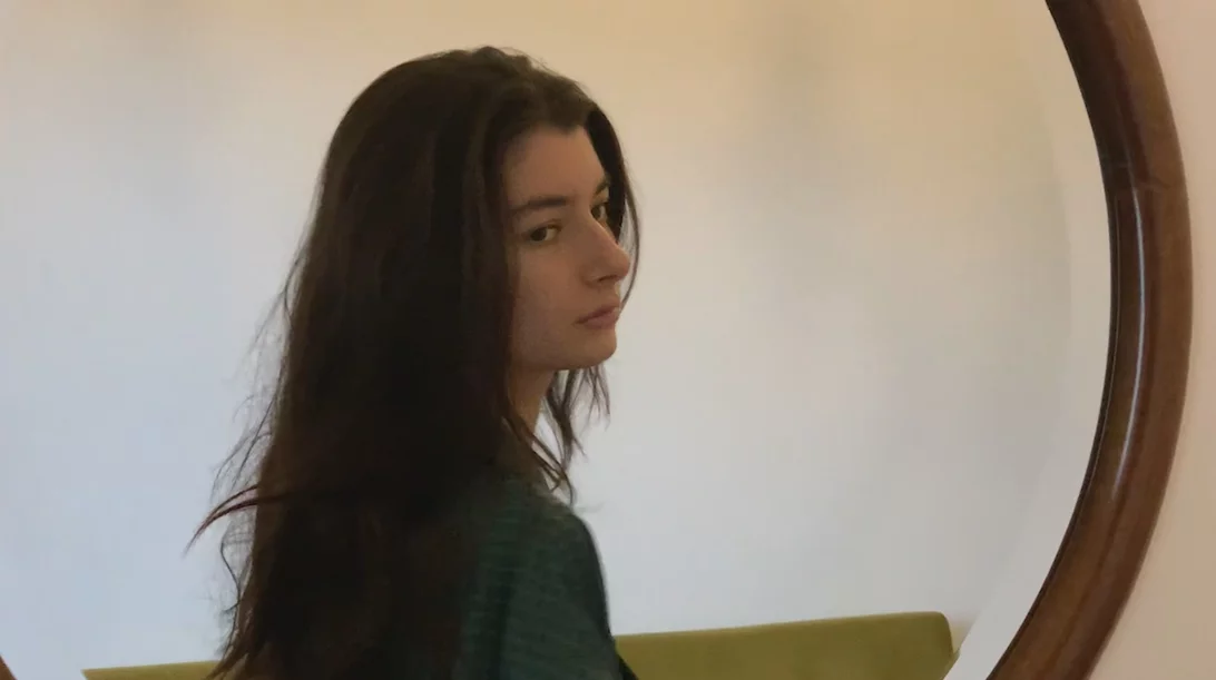 Tι είναι ομορφιά; Το κορίτσι πίσω από το hashtag #thegreekgirl δίνει τη δική της εκδοχή