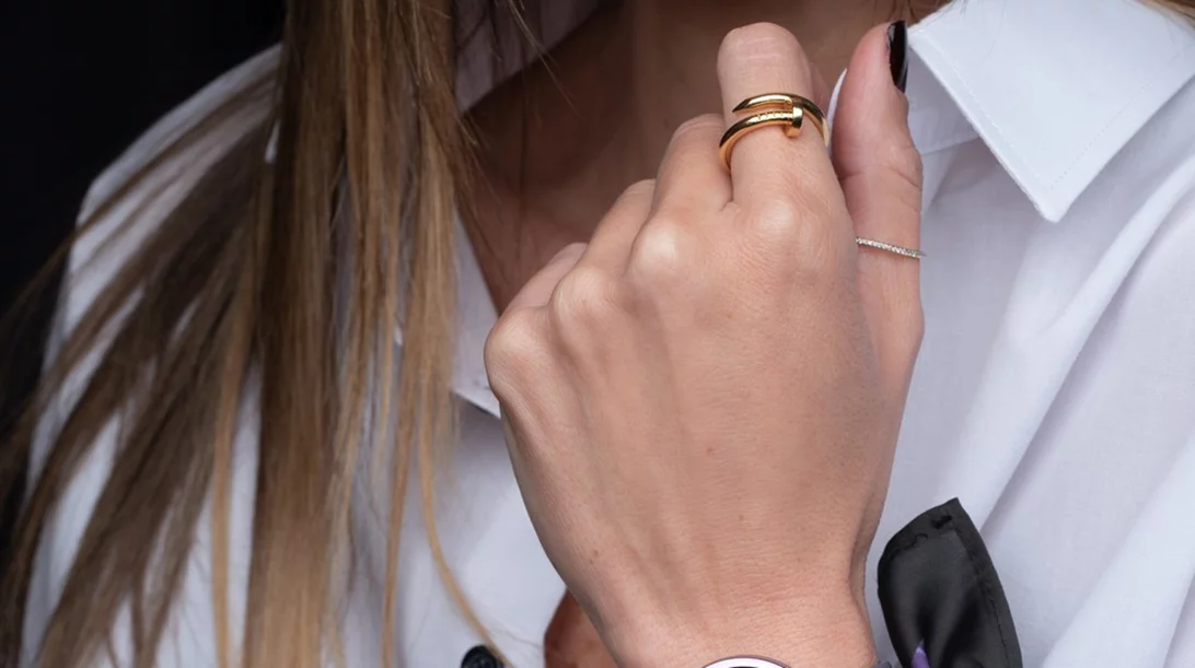 H Garmin αποκαλύπτει το Lily, το μικρότερό της smartwatch σε συνεργασία με τους MI-RŌ Designers