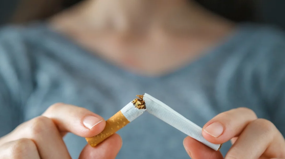 Έρευνα: Εντυπωσιακή μείωση του καπνίσματος για τους Έλληνες την τελευταία δεκαετία