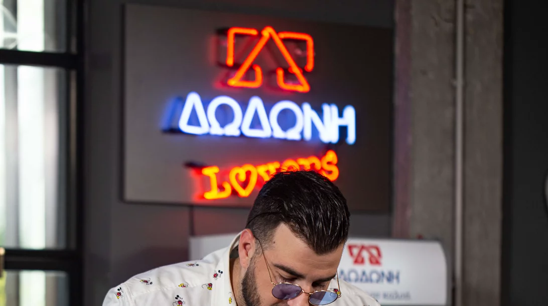 Ο Σταύρος Βαρθαλίτης στη νέα σειρά μαγειρικής από τη ΔΩΔΩΝΗ