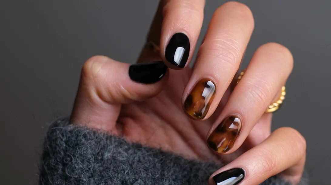 Οι τάσεις στα χρώματα νυχιών για το μανικιούρ του φθινοπώρου