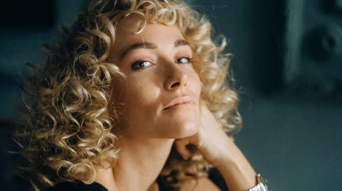 4 κολακευτικά κουρέματα για σγουρά μαλλιά