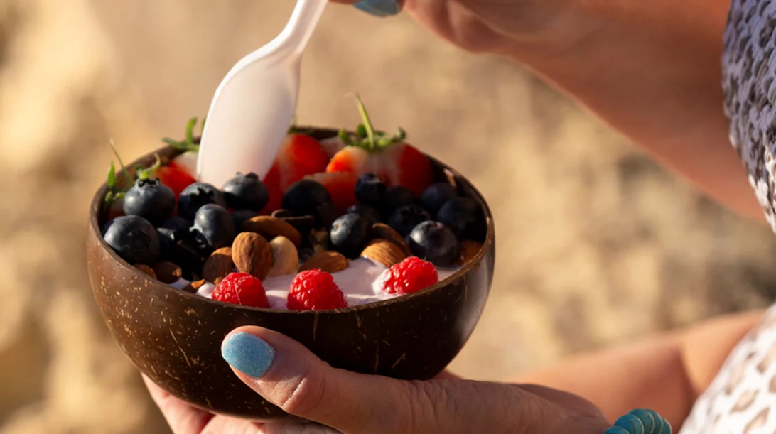 Τι να φάω στην παραλία; Τα καλύτερα σνακ για επίπεδη κοιλιά που δεν φουσκώνουν