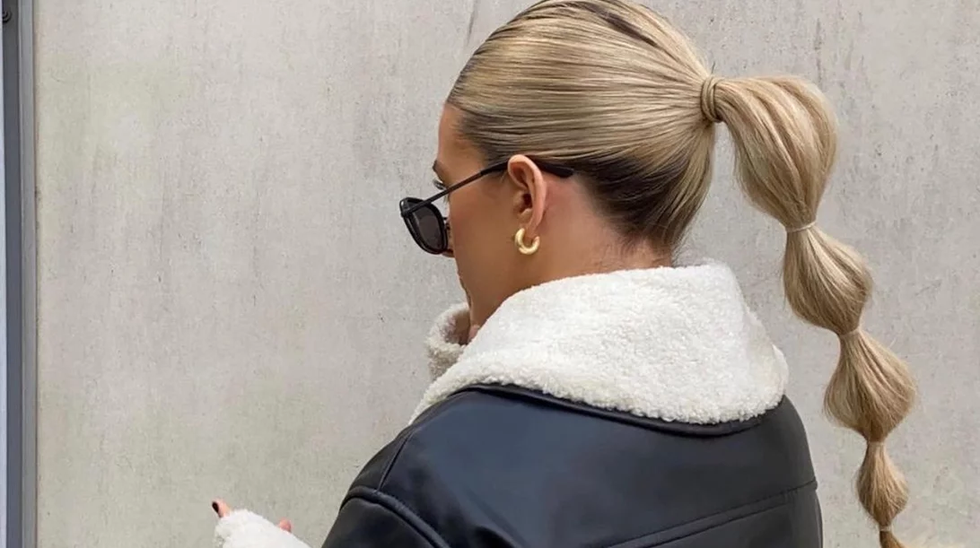 Bubble Ponytail trend: To κομψό χτένισμα που μπορείς να κάνεις πανεύκολα στο σπίτι