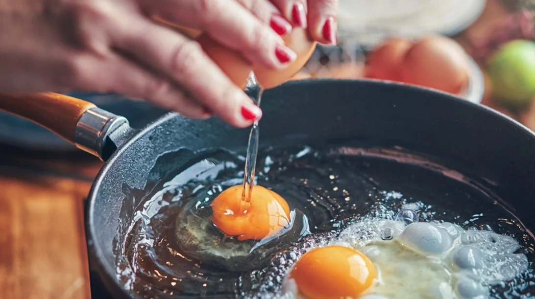 Κάνει να τρως αυγά κάθε μέρα; 7 απορίες για αυτά βρίσκουν απάντηση